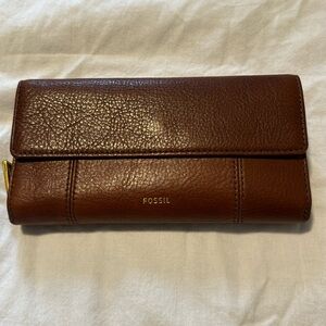 Fossil brown leather flap clutch wallet